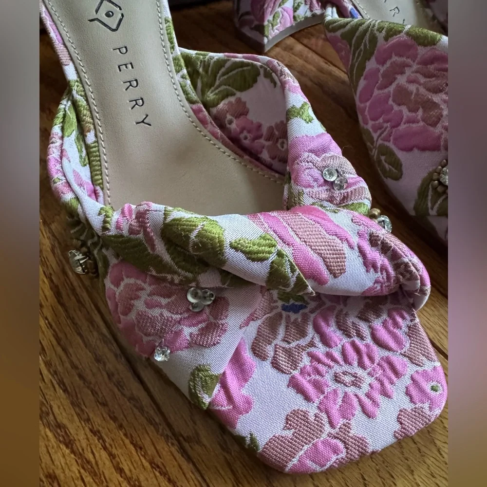 Katy Perry‎ Women's The Tooliped Twisted Slip-On Sandals